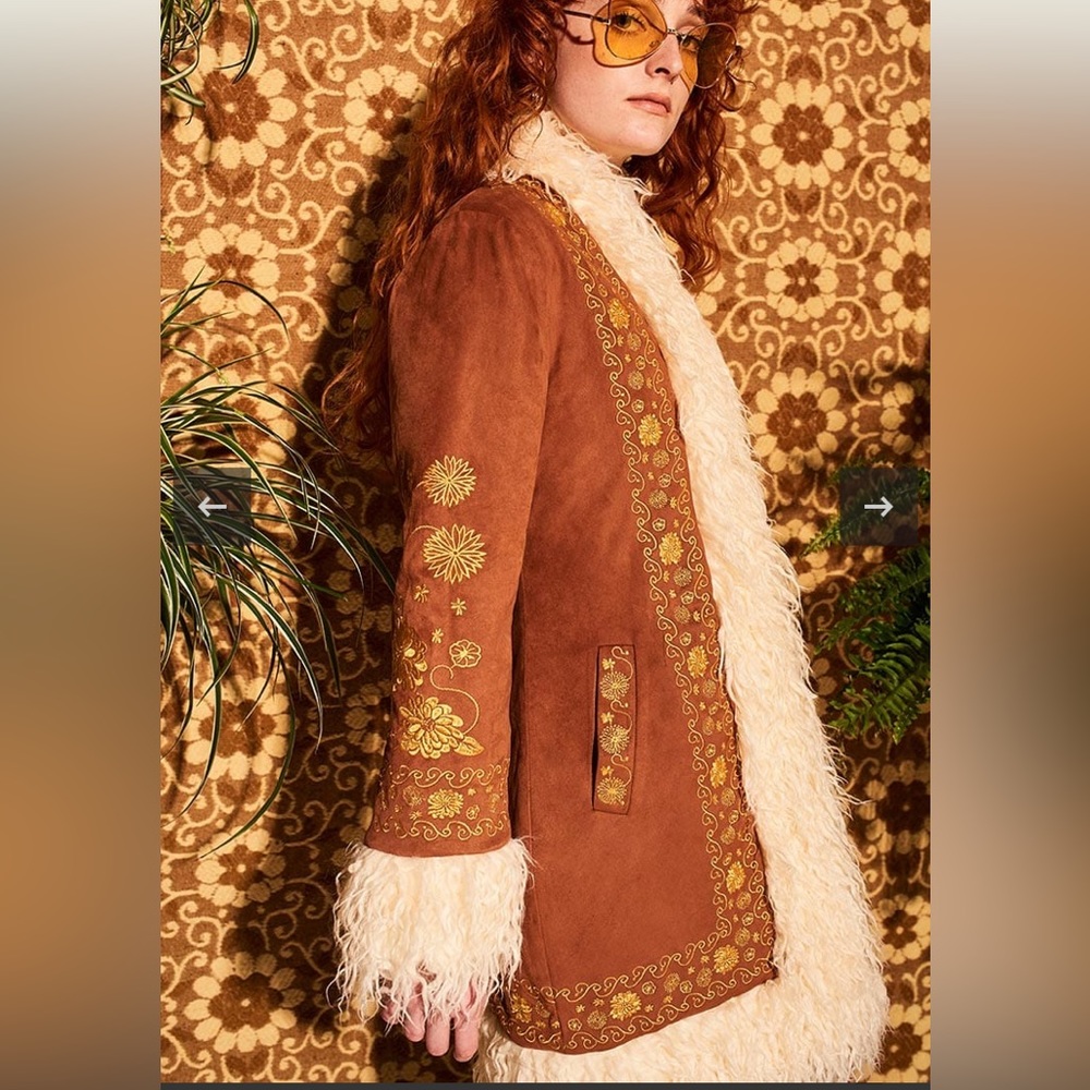 ✨NWT✨ retro embroidered Penny Lane coat